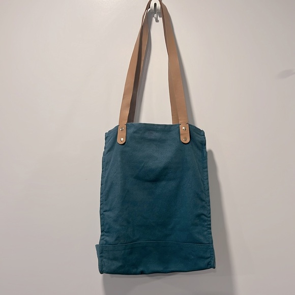 FEED Canvas Market Tote - Picture 3 of 15